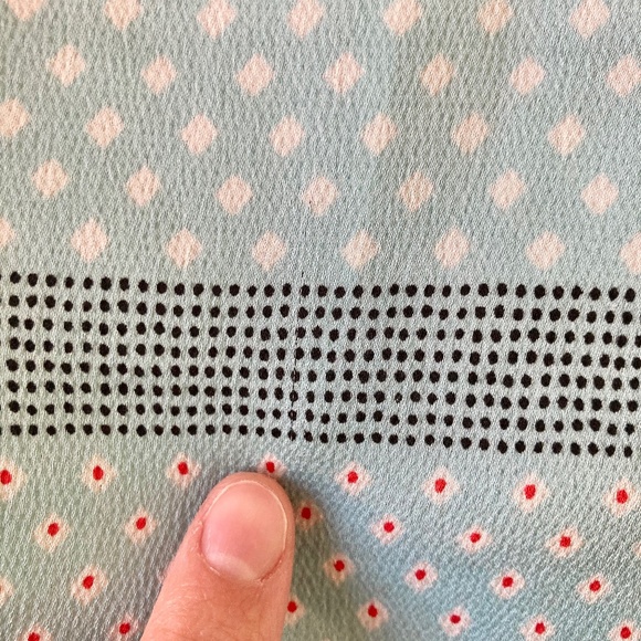 Vince Camuto women’s size small cute blue patterned top with side tie accent - Picture 7 of 8